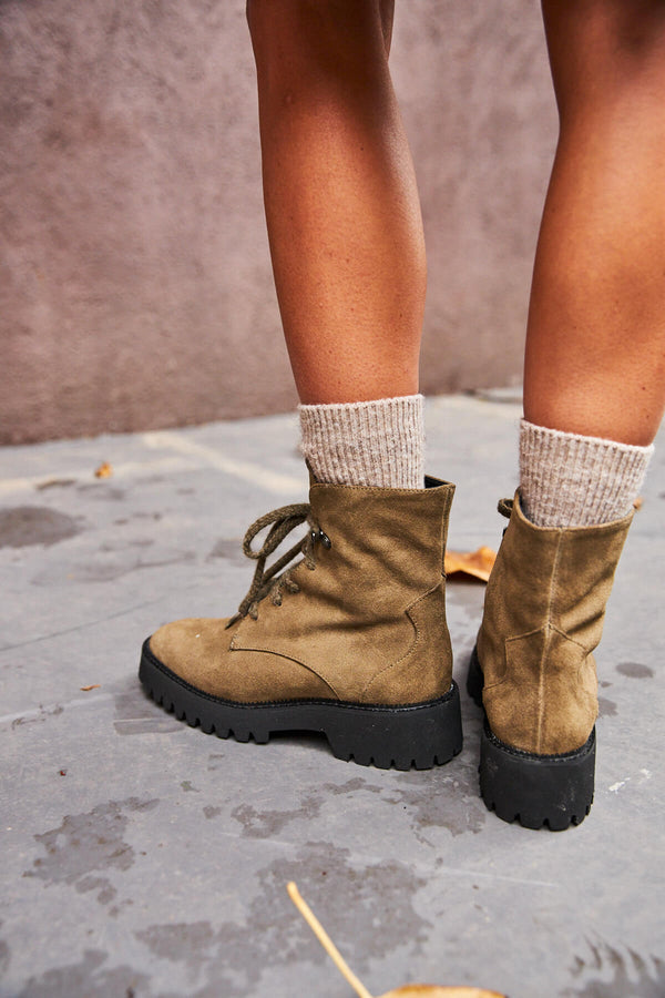 Bota Bruna Verde Oliva