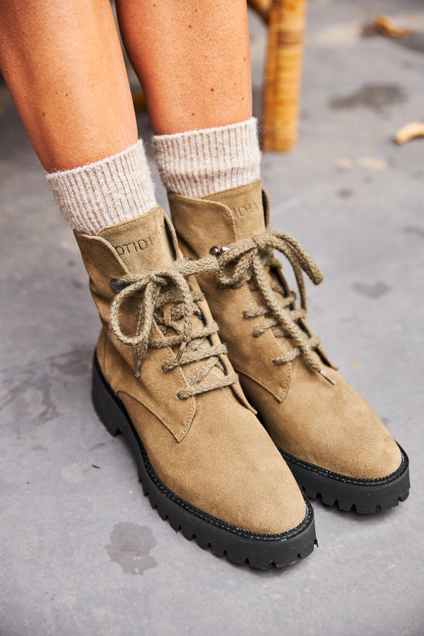 Bota Bruna Verde Oliva