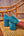 Zapato Julie Camel y Azul Petróleo