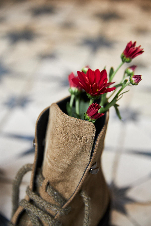 Bota Bruna Verde Oliva