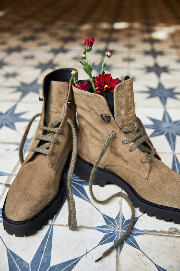 Bota Bruna Verde Oliva