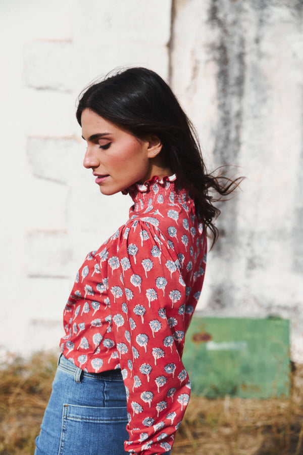 Camiseta Laurel Rojizo Flor Azul