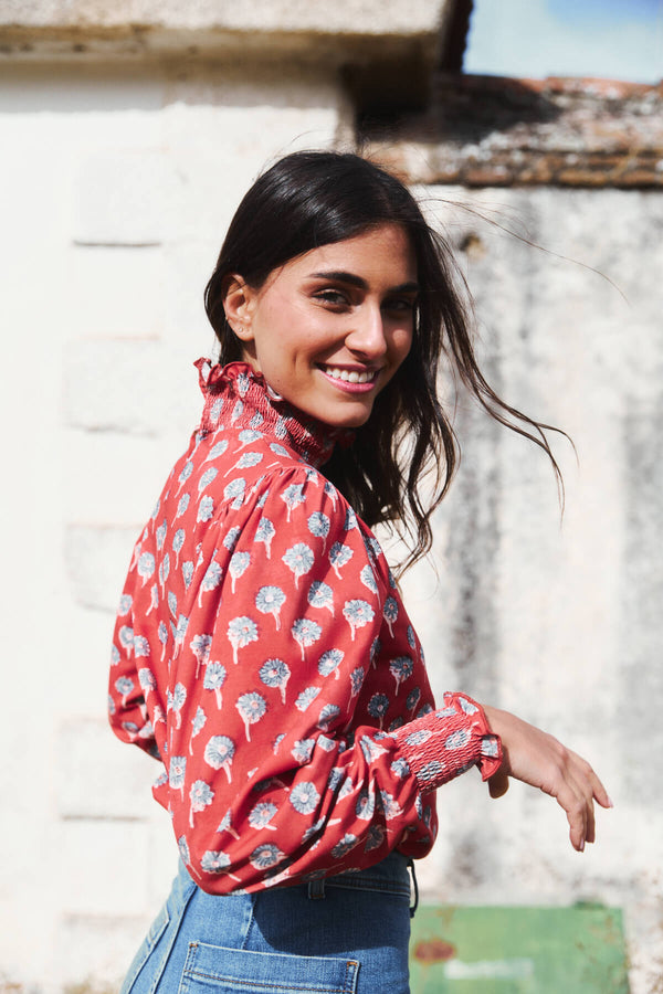 Camiseta Laurel Rojizo Flor Azul