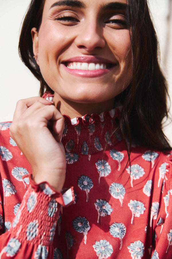 Camiseta Laurel Rojizo Flor Azul