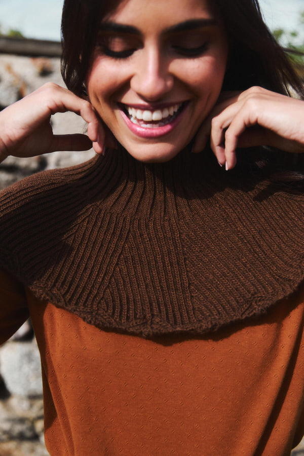 Cuello Abi Chocolate