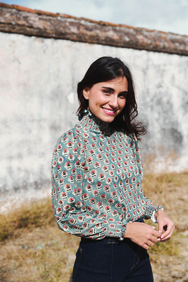 Camiseta Laurel Verde Agua Flor Indi