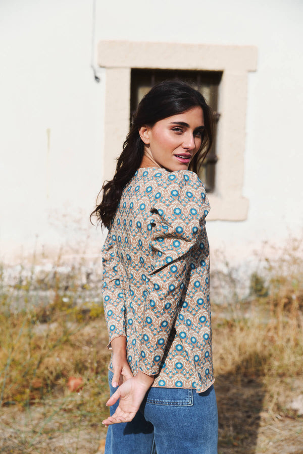 Camiseta Luisa Chocolate y Flores